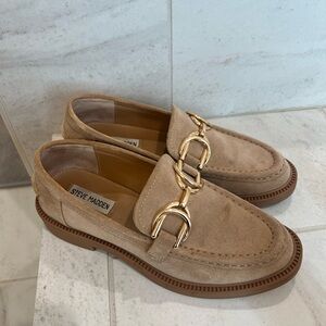 Steve Madden Sheila Beige Loafers with Gold Accents